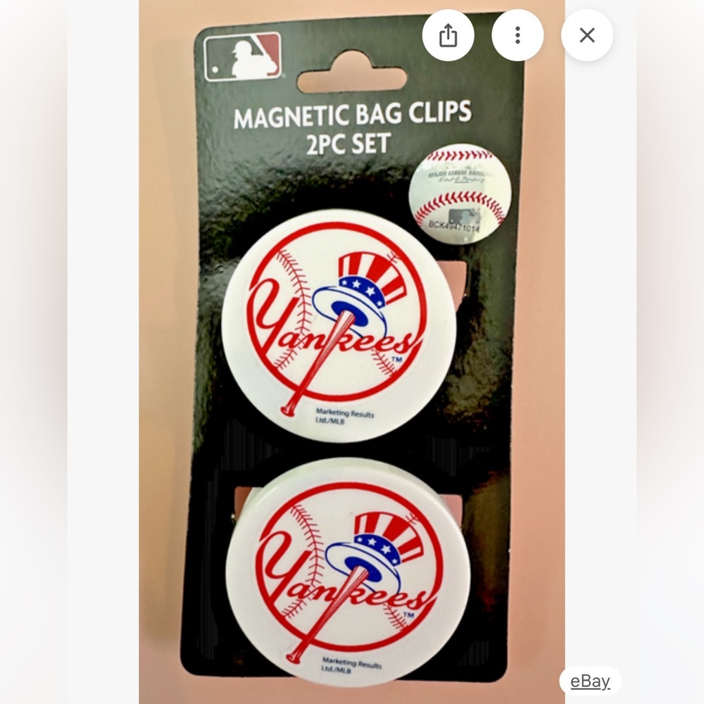 NWT New York Yankees Magnetic refrigerator Bag Clips - set of 2